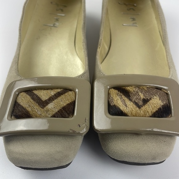 Fs/ny beige suede & patent leather w/calf hair accessory size 6. 3/4 inch heel - Picture 3 of 10